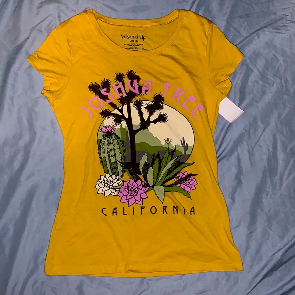 Walmart t shirt never worn